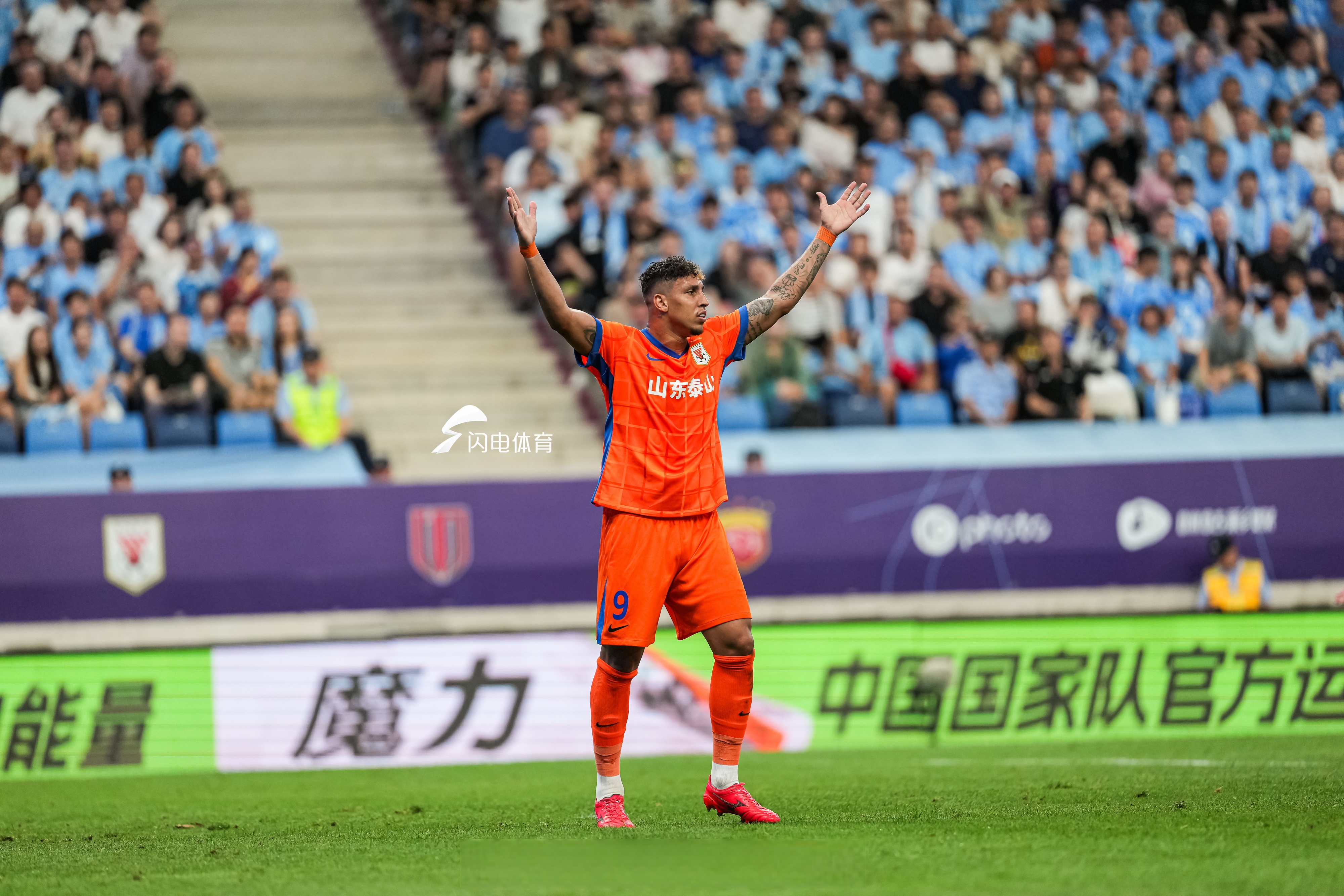 包含赛后体能课后；瓦伦西亚临场应变备战西甲；悬念犹存；年轻球员得到机会的词条J9九游